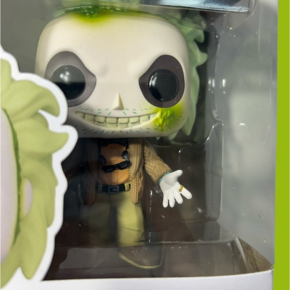 Beetlejuice Beetlejuice - Beetlejuice Funko Pop! #1689 - BNIB 🪲🧃 - Picture 4 of 5